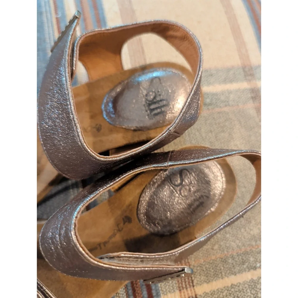Sofft Verdi Wedge Heel Sandals In Gold (Rose) Metallic w Adjustable Straps 7M
